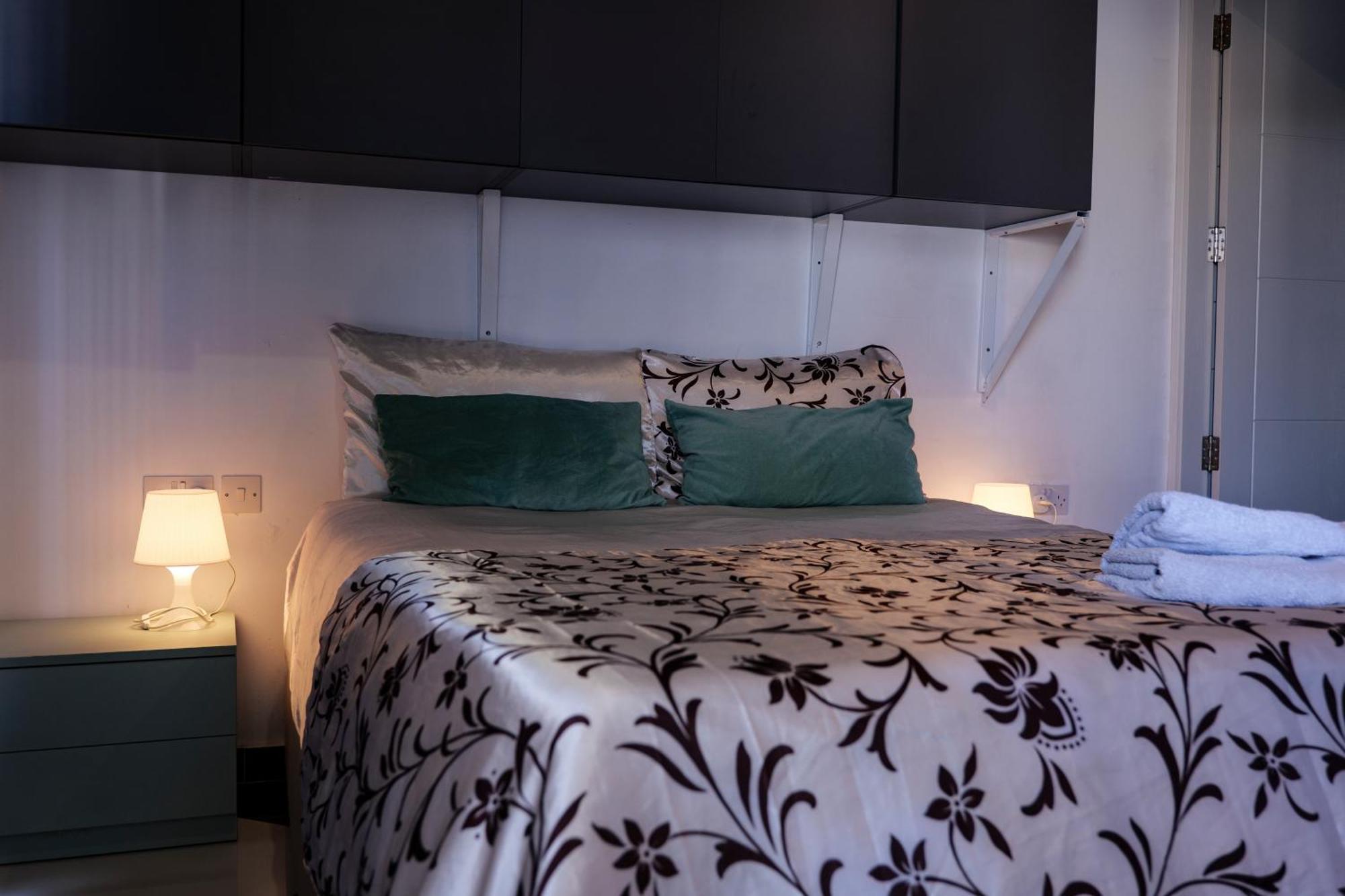 Paceville Sea View Penthouse With Jacuzzi! Saint Julian's Exterior photo