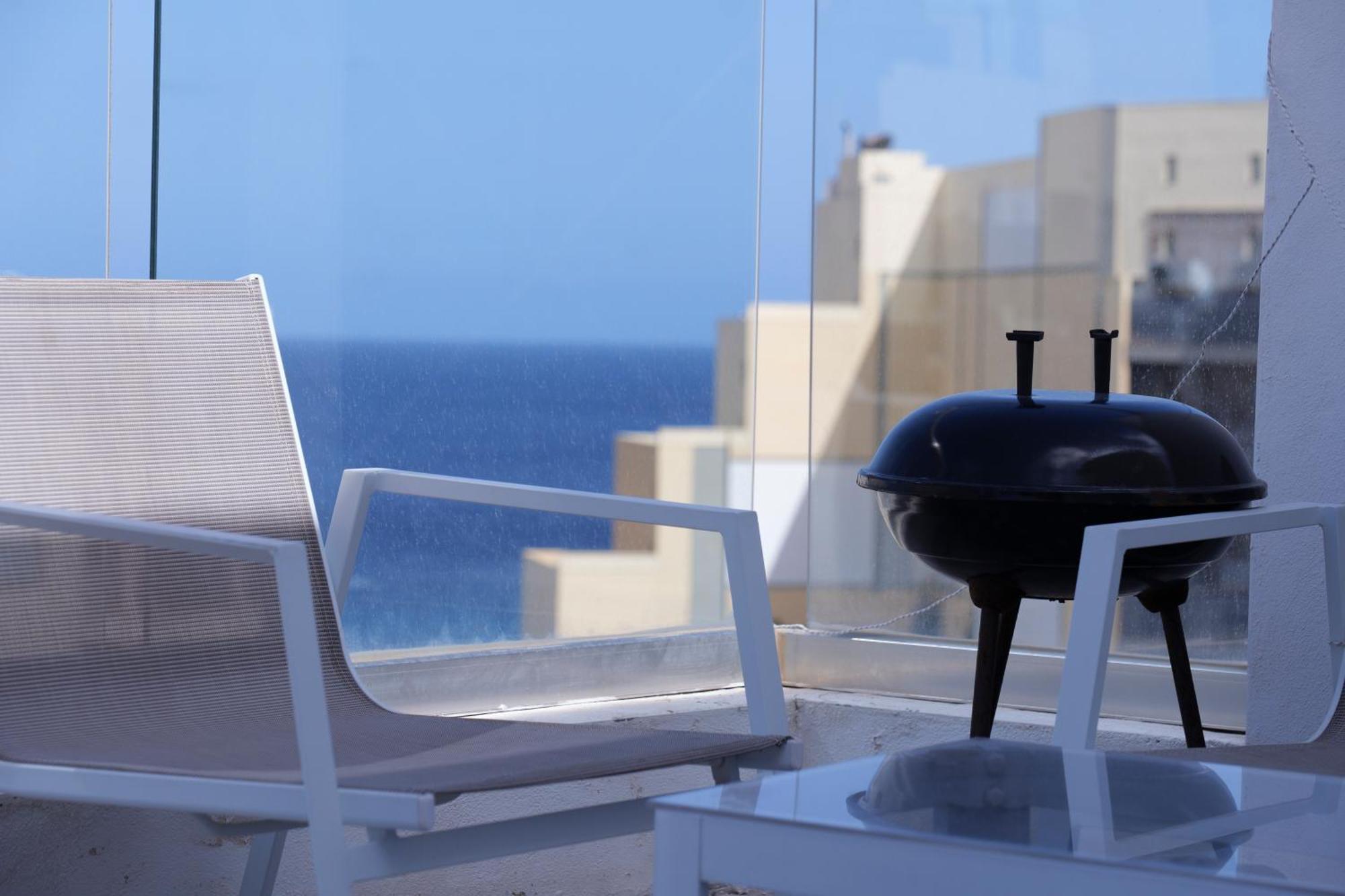 Paceville Sea View Penthouse With Jacuzzi! Saint Julian's Exterior photo